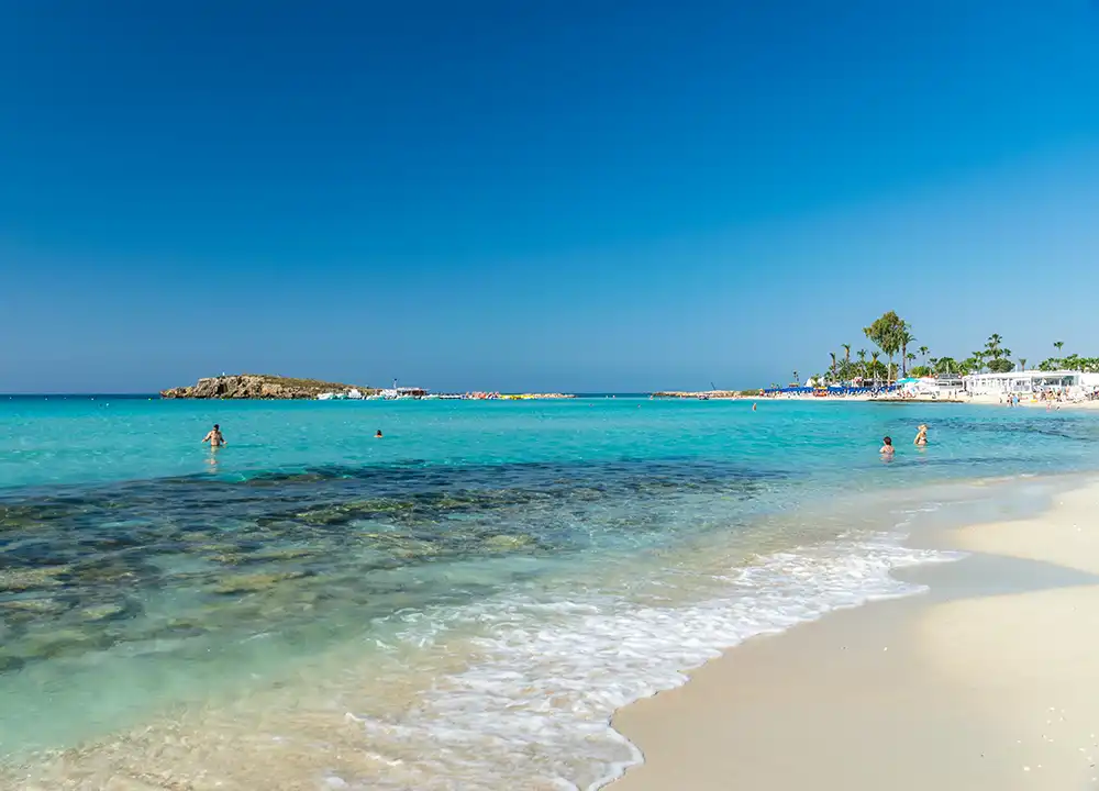 Kust en zee bij Cyprus